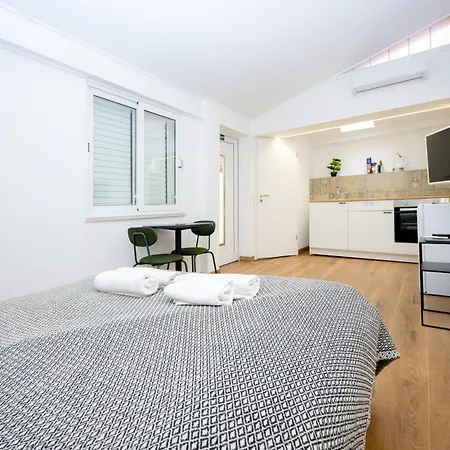 Cute Little In The Old Town Apartman Split